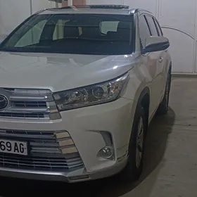Toyota Highlander 2019