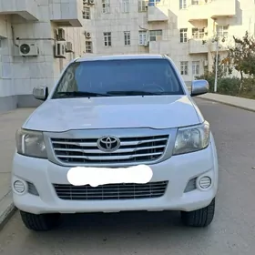 Toyota Hilux 2013
