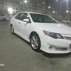 Toyota Camry 2014