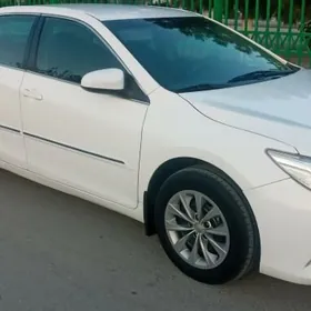 Toyota Camry 2016