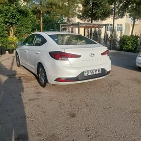 Hyundai Elantra 2019
