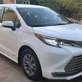 Toyota Sienna 2021