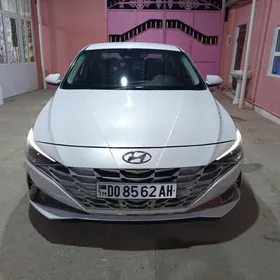 Hyundai Elantra 2022