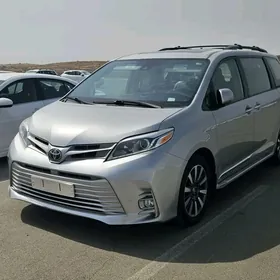 Toyota Sienna 2020