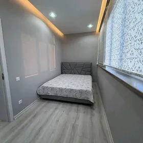 ÝEREWANSKIÝ. FULL KWARTIRA 