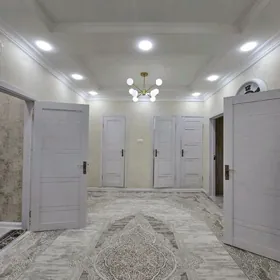 Мир 3 3 комнатная квадратика