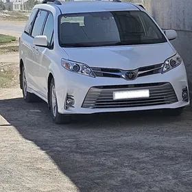 Toyota Sienna 2020