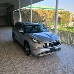 Toyota Highlander 2020