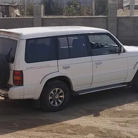 Mitsubishi Pajero 1992