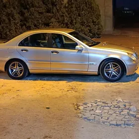 Mercedes-Benz C-Class 2002