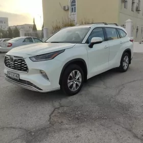 Toyota Highlander 2021