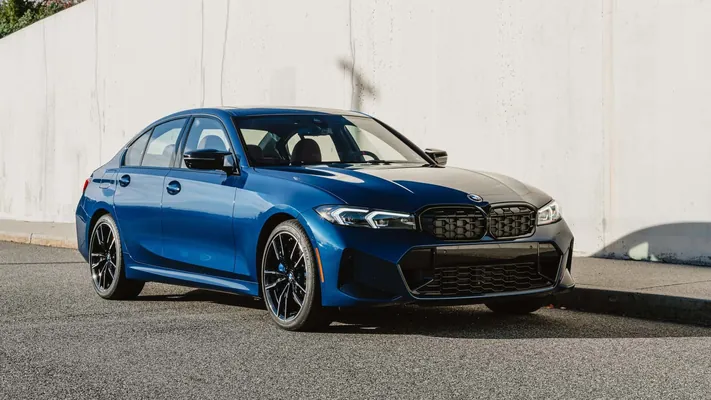 BMW отметила полувековой юбилей «тройки» особой версией M340i