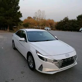 Hyundai Elantra 2022