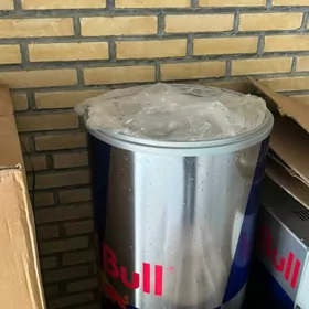 Red bull holodilnik