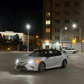 Toyota Camry 2021