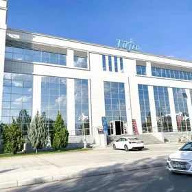 Arende ofis 115m² 3komnat