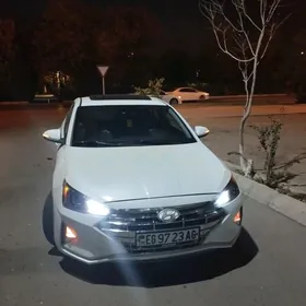 Hyundai Elantra 2019