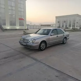 Mercedes-Benz E320 2001