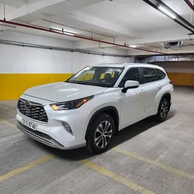 Toyota Highlander 2023