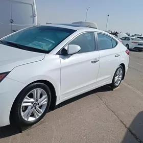 Hyundai Elantra 2019