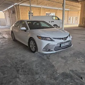 Toyota Camry 2020