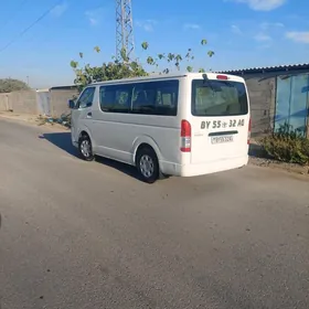Toyota Hiace 2014