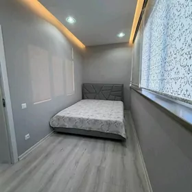 ÝEREWANSKIÝ. FULL KWARTIRA 