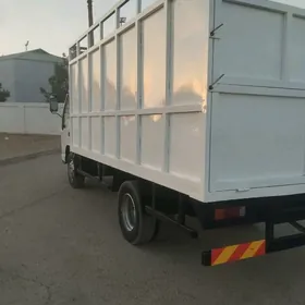 Mitsubishi Canter 2010