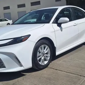 Toyota Camry 2025