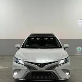 Toyota Camry 2020