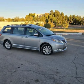 Toyota Sienna 2016
