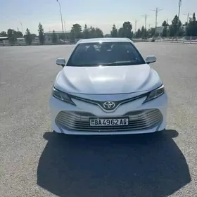 Toyota Camry 2018