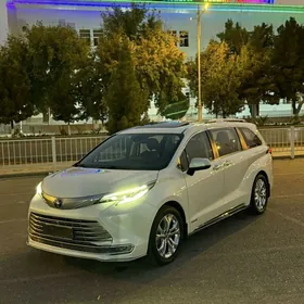 Toyota Sienna 2021