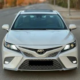 Toyota Camry 2019