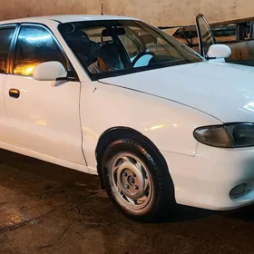 Hyundai Accent 2000