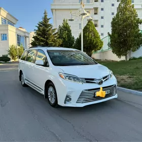 Toyota Sienna 2017