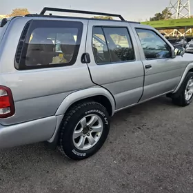 Nissan Pathfinder 2001