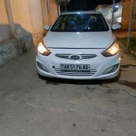 Hyundai Accent 2010