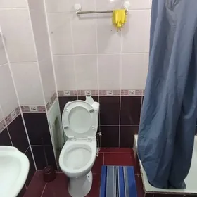 Arenda 4 mkr 2 komnat 1 etaj