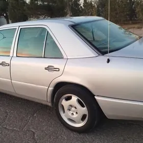 Mercedes-Benz 190E 1993