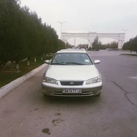 Toyota Camry 2001
