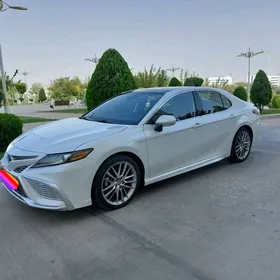 Toyota Camry 2021