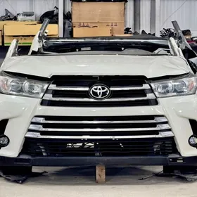 Highlander Morda Angar