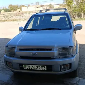 Nissan Pathfinder 2002