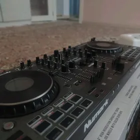 Numark NS4FX serato dj lite