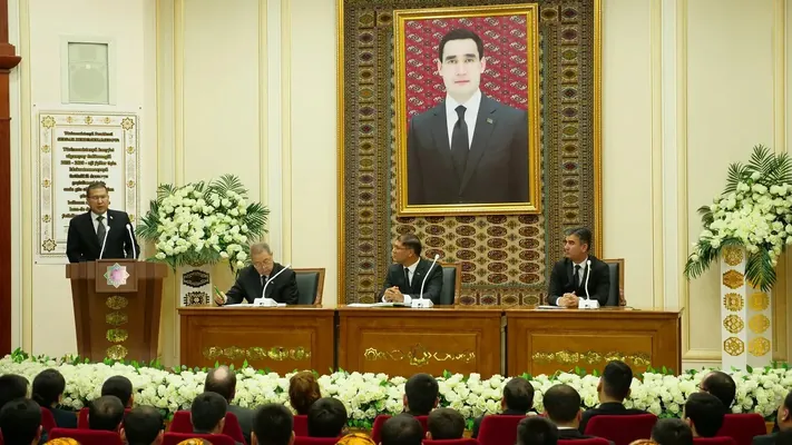 На конференции во Дворце Адалат обсудили правовую модернизацию и международные инициативы