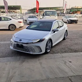 Toyota Camry 2025