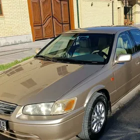 Toyota Camry 2001