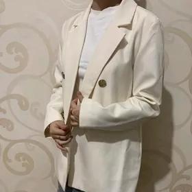 костюм. kostýum