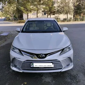 Toyota Camry 2020